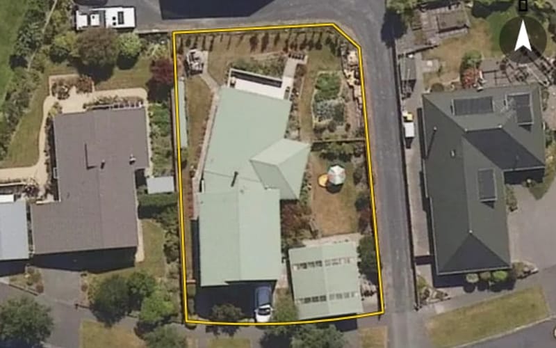 15 Walton Park Avenue