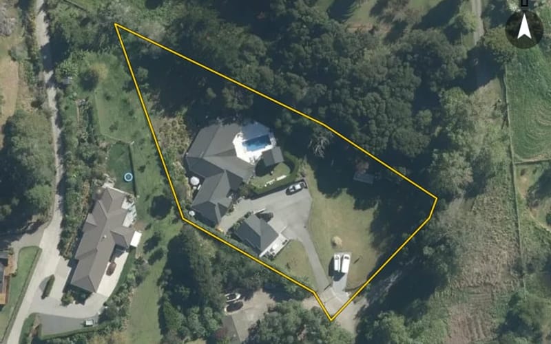11 Whangaparaoa Road