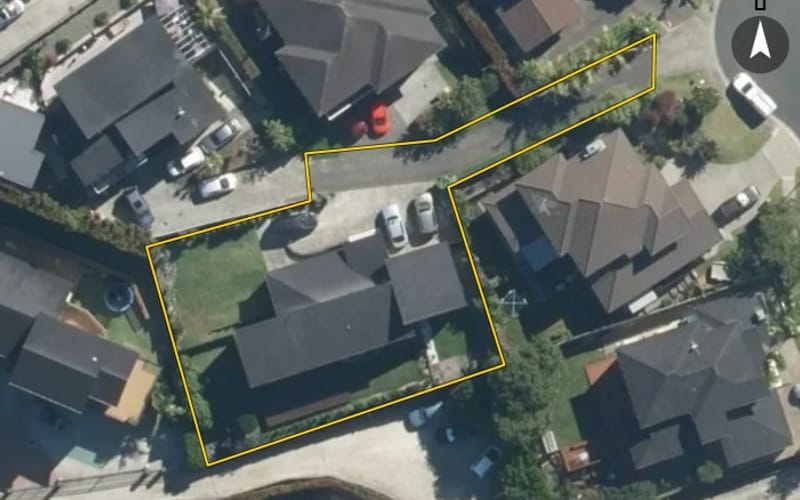 10 Hilton Close