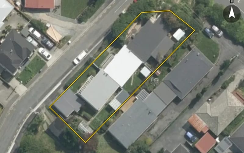 1A Hollies Crescent