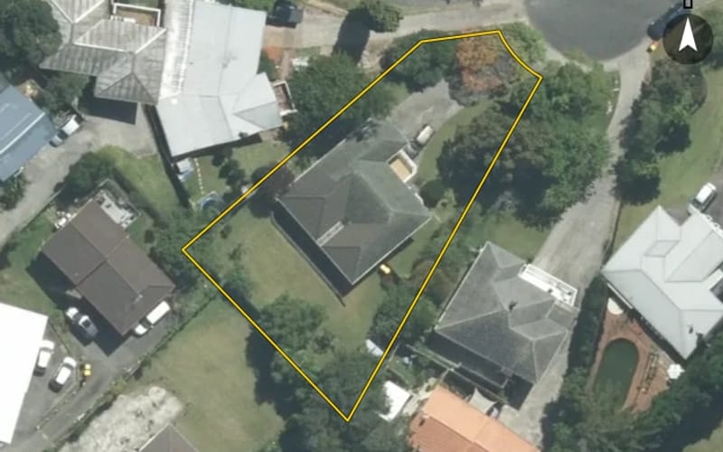 12 Roband Avenue