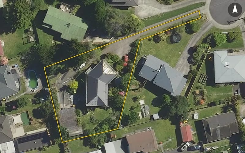 11 Louis Place