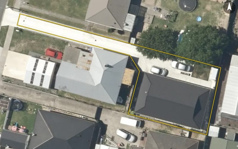 12A Savage Crescent