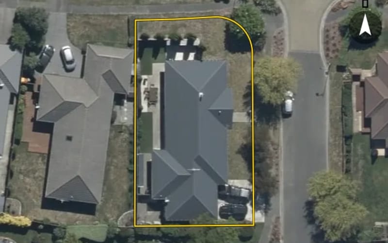 2 Hideaway Gate