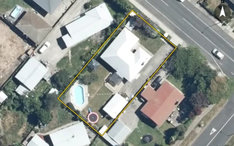 402 Murdoch Road West
