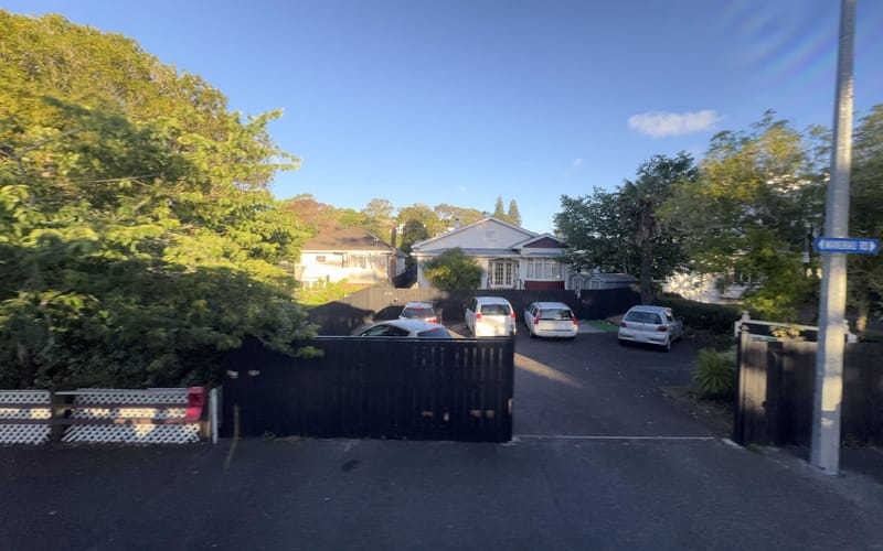 1/1 Warborough Avenue