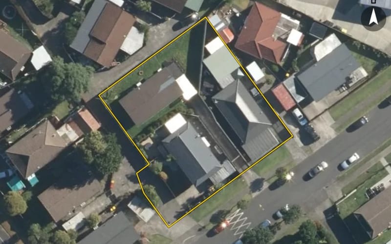 2/27 Karepo Crescent