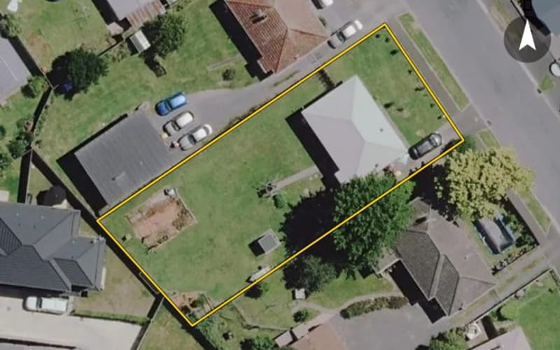 39 Douglas Crescent