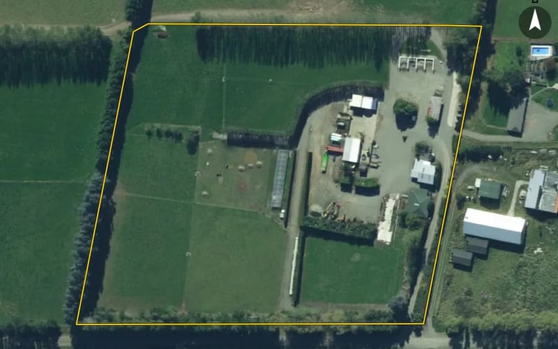 14 Thomsons Crossing Road West