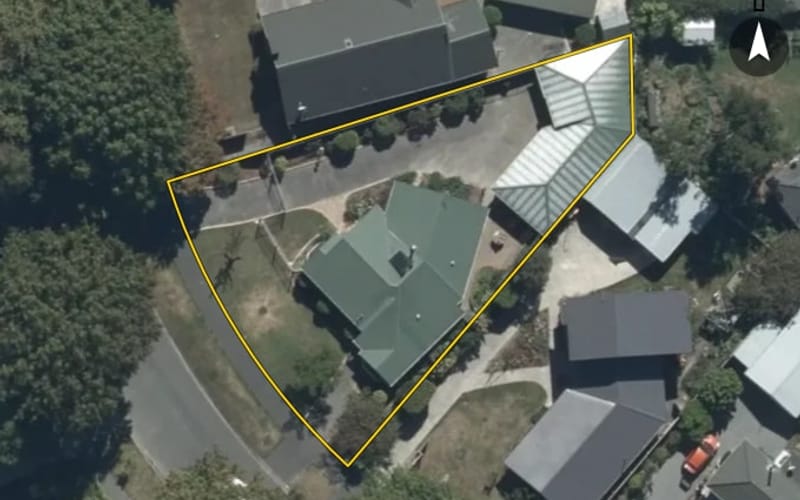 16 Burnside Crescent