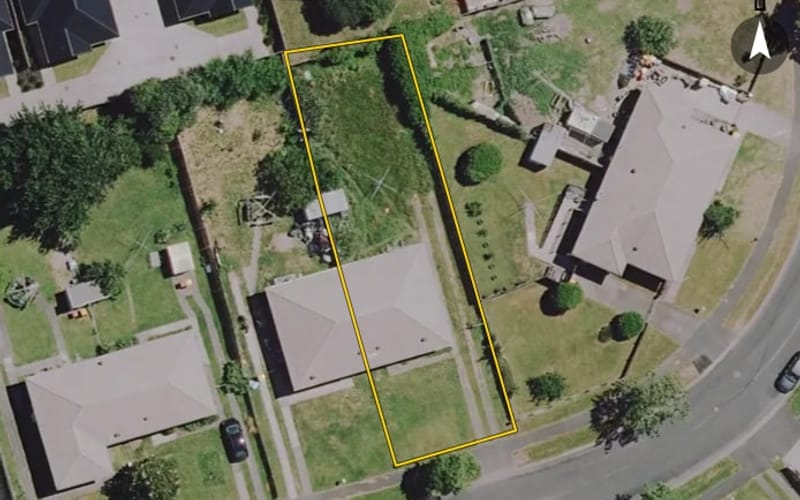 15 Sare Crescent