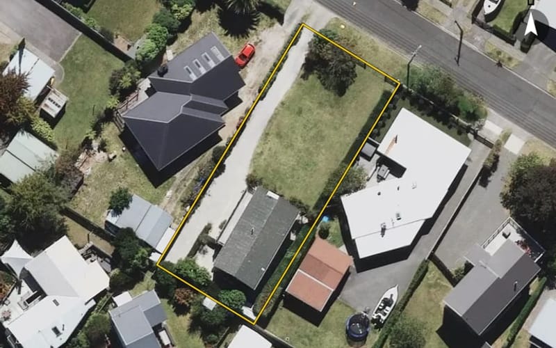 7 Charles Crescent