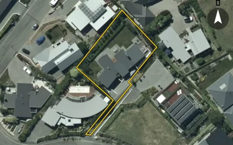 10 Omeo Crescent