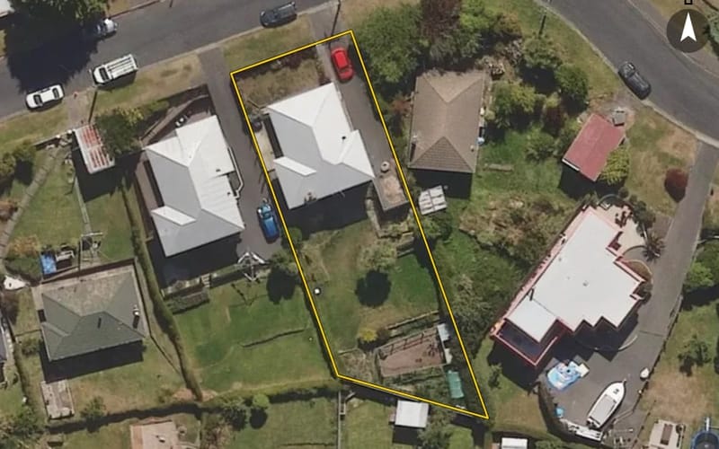 33 Waldron Crescent