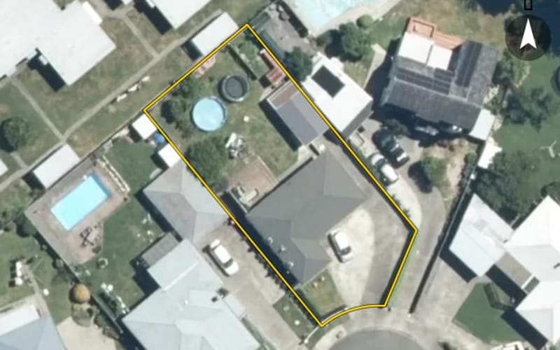 907 Jervois Place