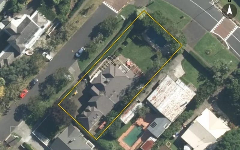 1/2 Renown Avenue