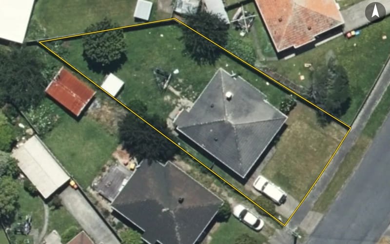 31 Hall Crescent