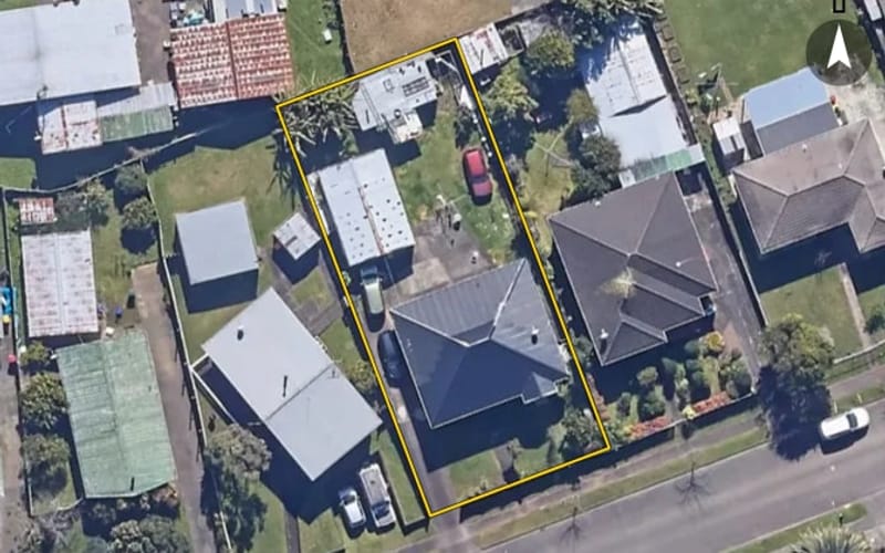 12 Lachlan Place