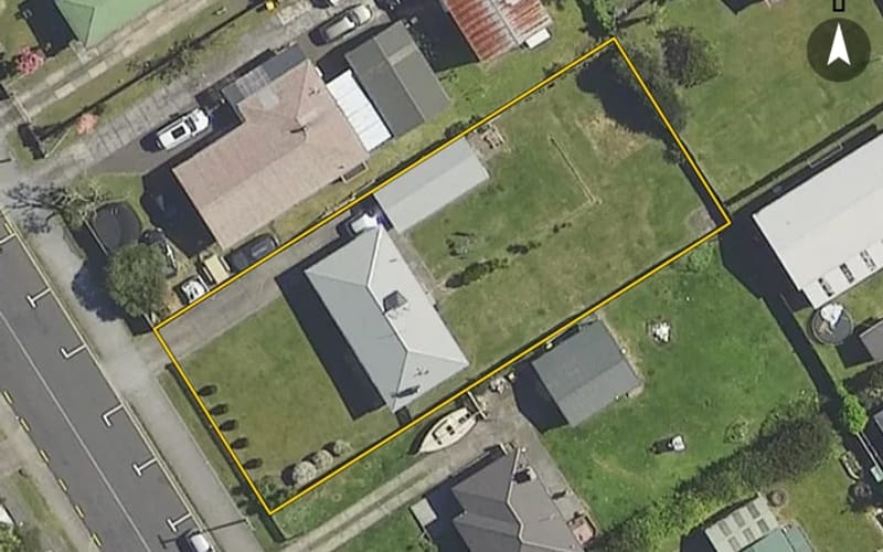 17 Thomas Crescent