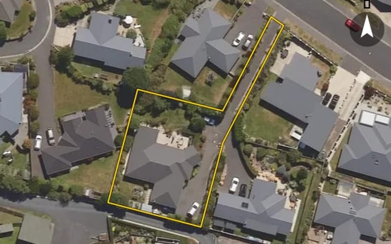 4 Holyport Close