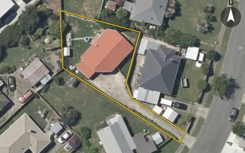 17A Savage Crescent