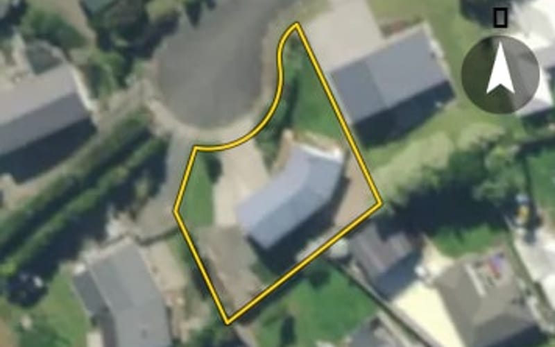 8 Whitelaw Place
