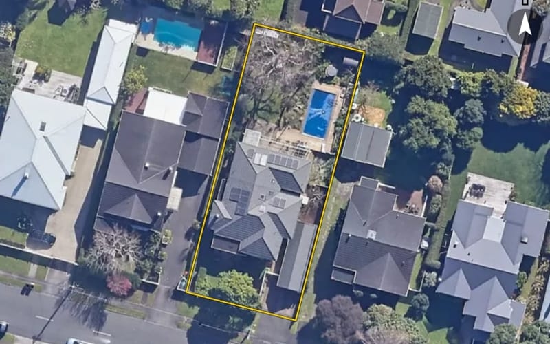 9 Hollywood Avenue