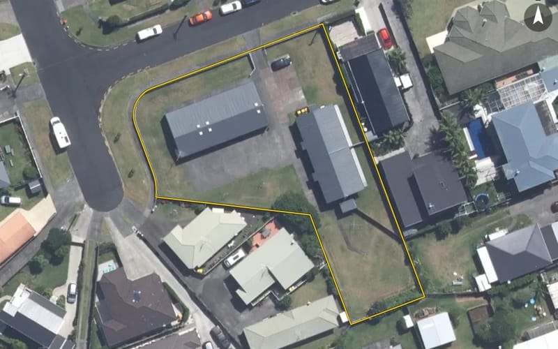 6 Ross Crescent