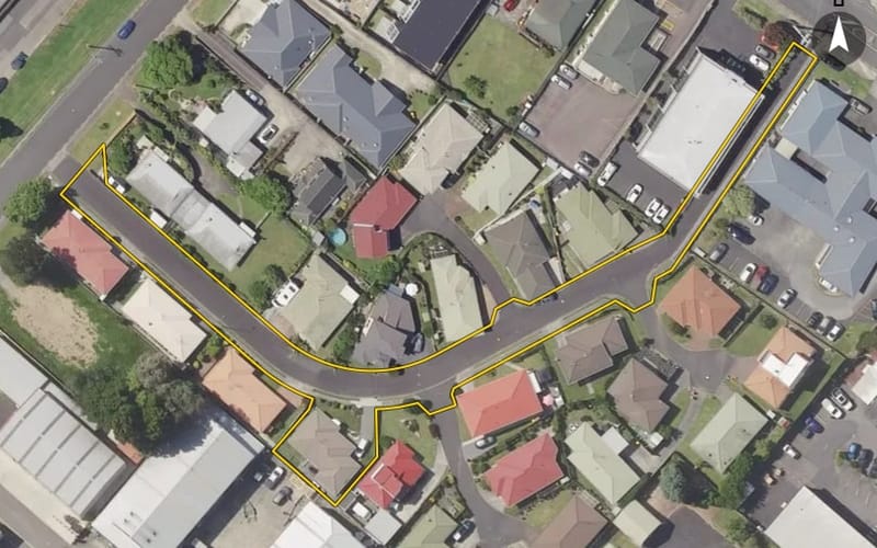 8 Racecourse Way