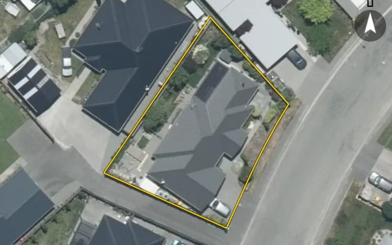 25 Geoff Geering Drive