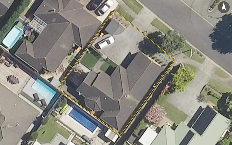 27 Golden Courie Close