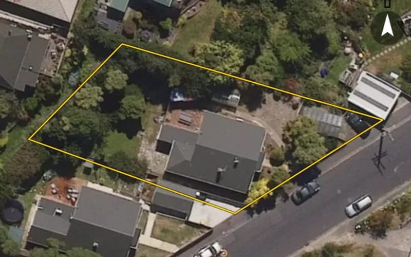 104 Neidpath Road