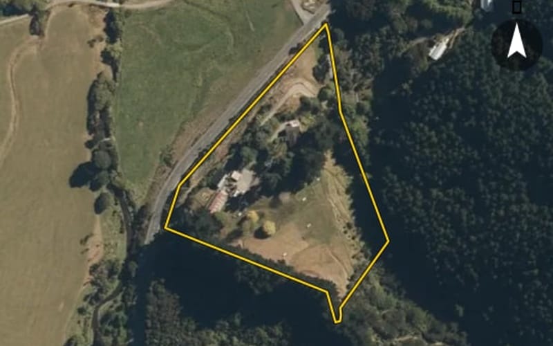527 Whitemans Valley Road