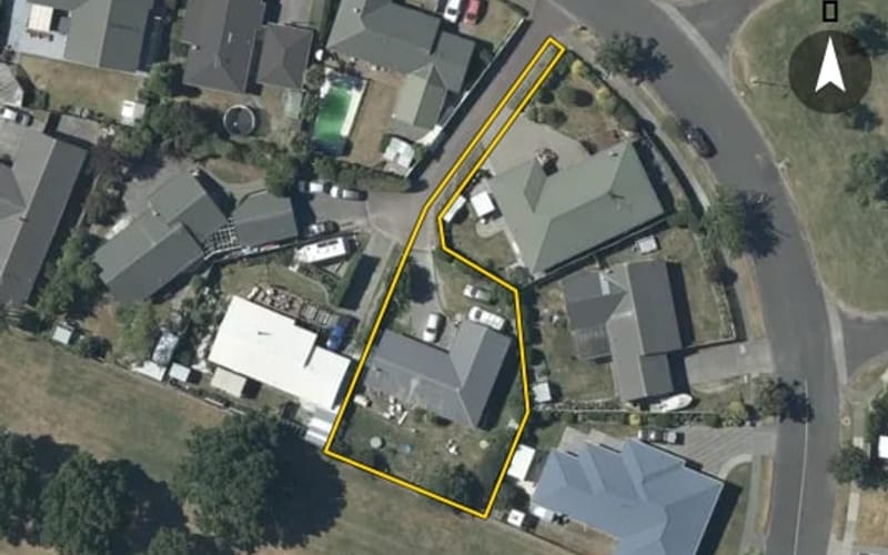 33 Whiting Crescent