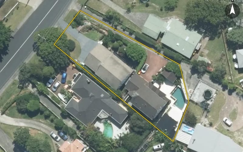 2/877 Beach Road