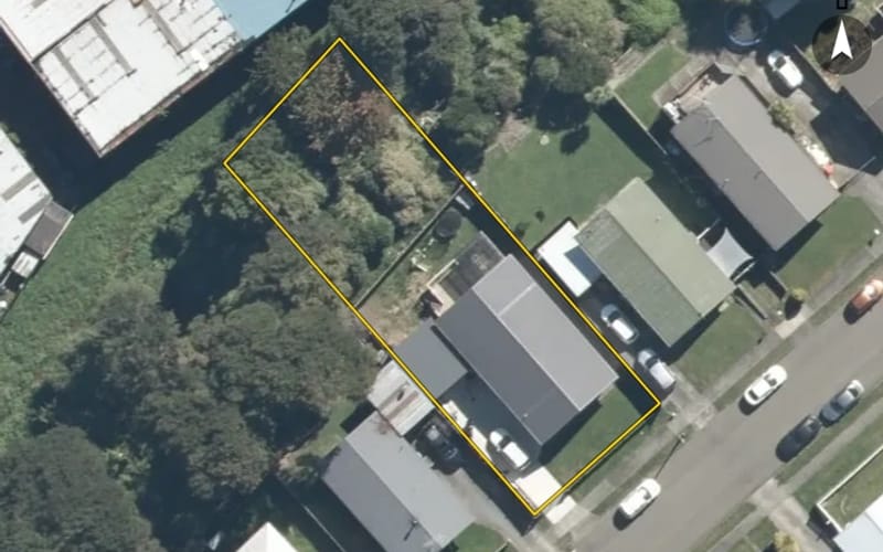 12 Oaklands Grove