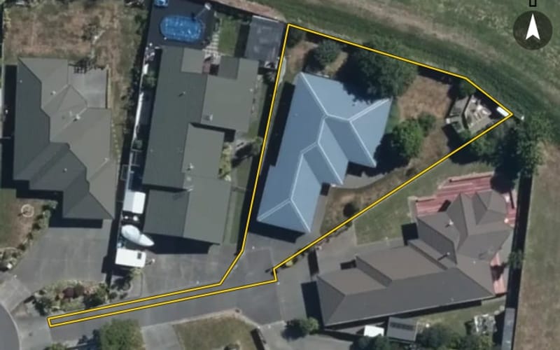 16 Brookside Close