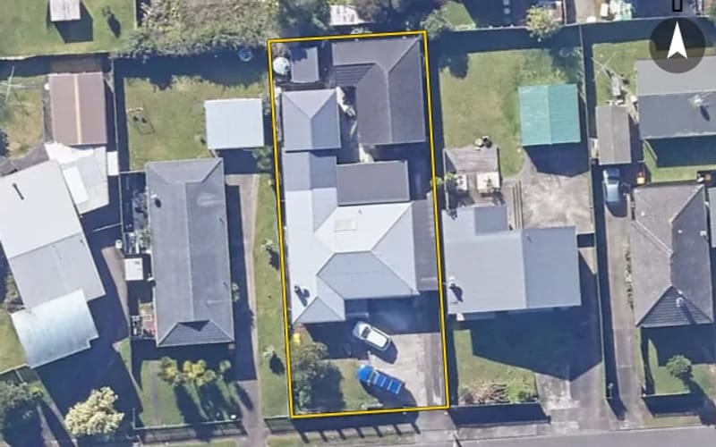 16 Farnborough Crescent