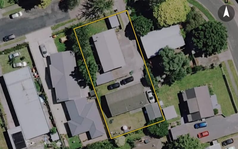 2B Reeves Close