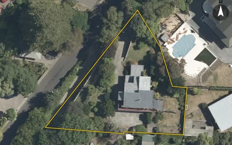 13 Thompson Road