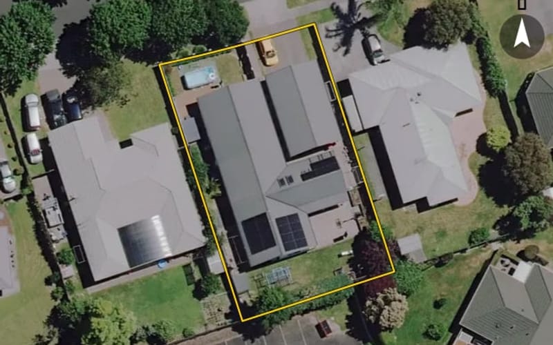 8 Bouverie Crescent