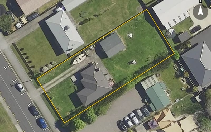 15 Thomas Crescent