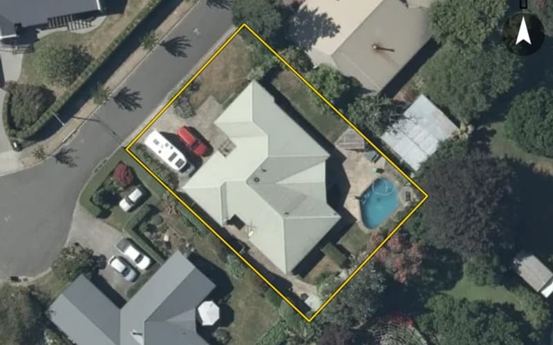 11 Ross Place