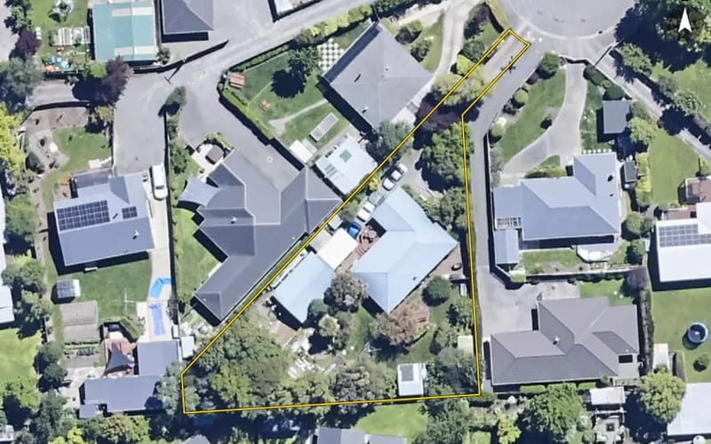 25 Glenroy Crescent