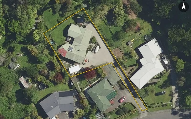 10A Russell Crescent