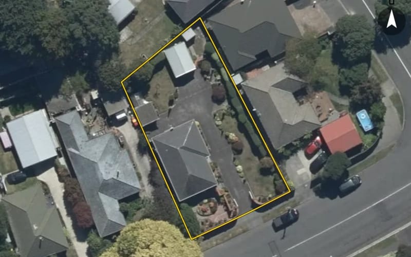 16 Kendal Avenue