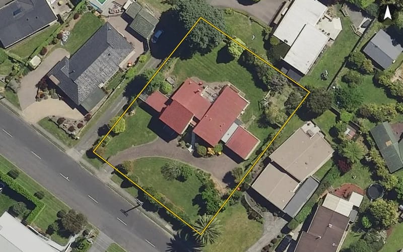 112 Iles Road