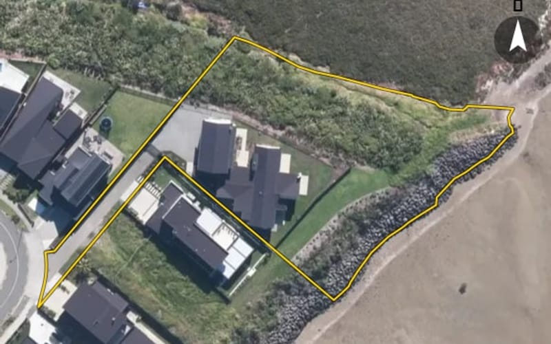 16 Treloar Crescent