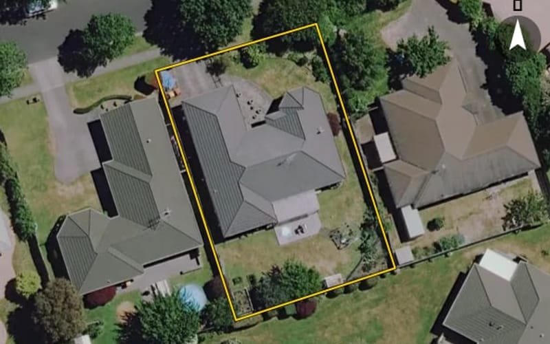 14 Bouverie Crescent
