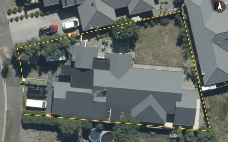 22 Foresters Crescent